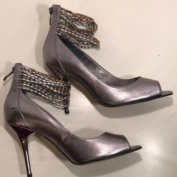 SilverMetallic OpenToe Pump With Pearl Strands - Picture 5 of 7